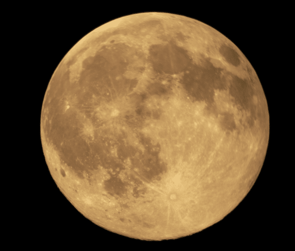 Hierbij nog een foto van de maan, gisterenavond genomen met de jbf methode en bewerkt met registax M