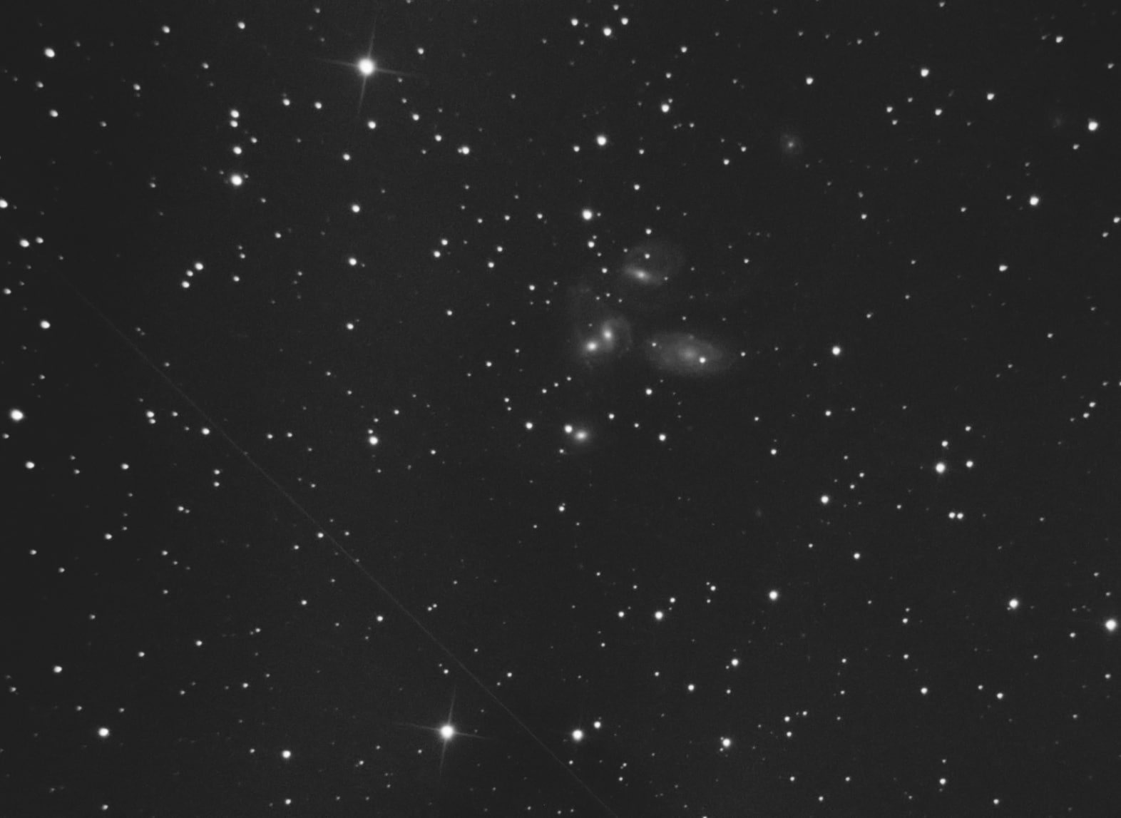 Dit is Stephens Quintet als ik het goed heb, ook gemaakt met de 300mm F 4 en de ATIK 329 E. Gedurend