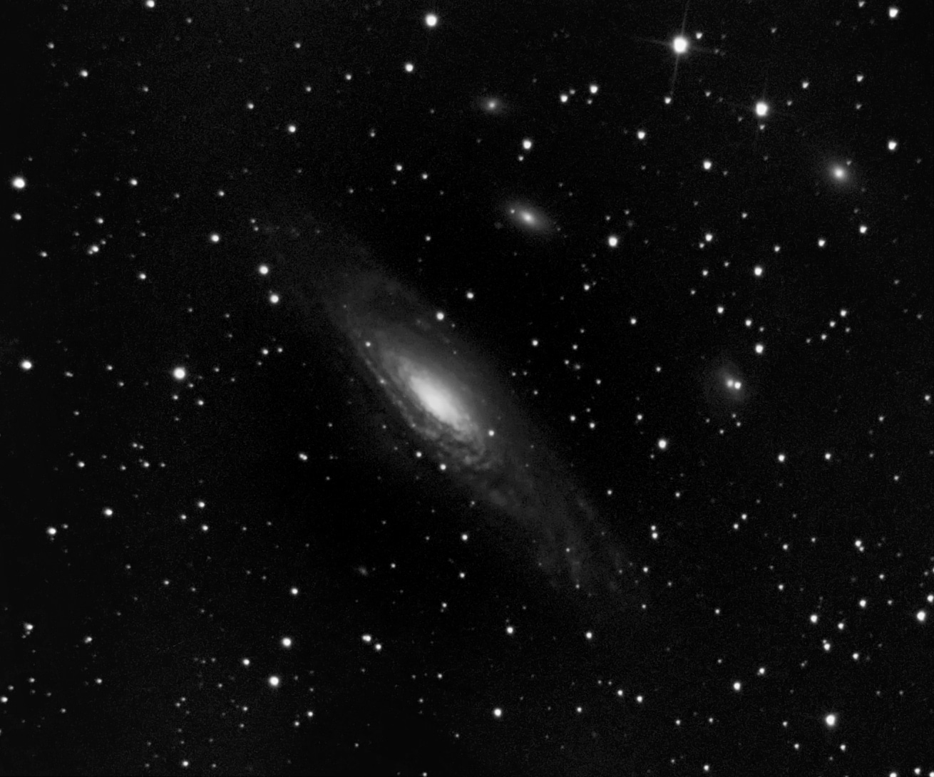 Speciaal voor Clear Skies deze opname van NGC 7331 die ik overigens niet zo geweldig vindt omdat het