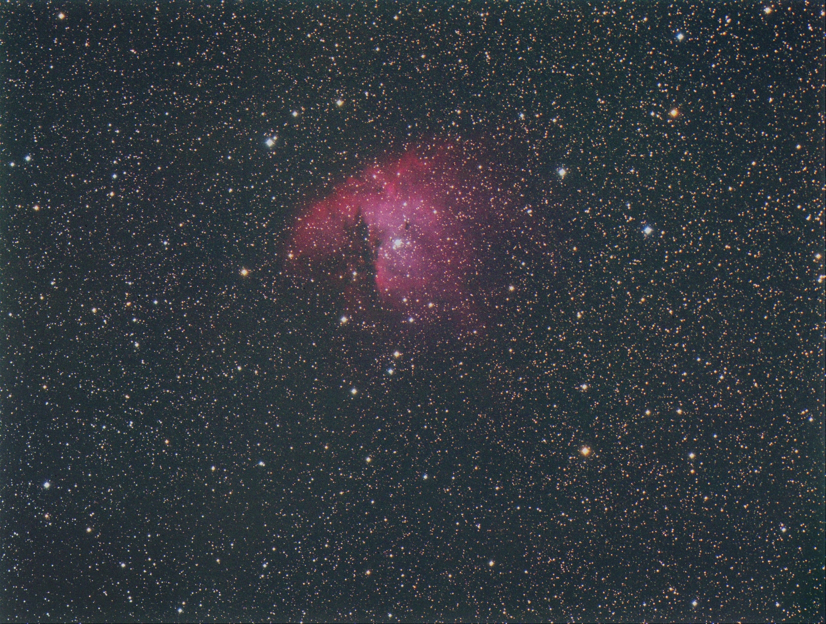 Dit is NGC 281 de Pacman nevel in Cassiopeia, opgenomen met de FSQ 106mm F 5 en de STT 8300 M in RGB
