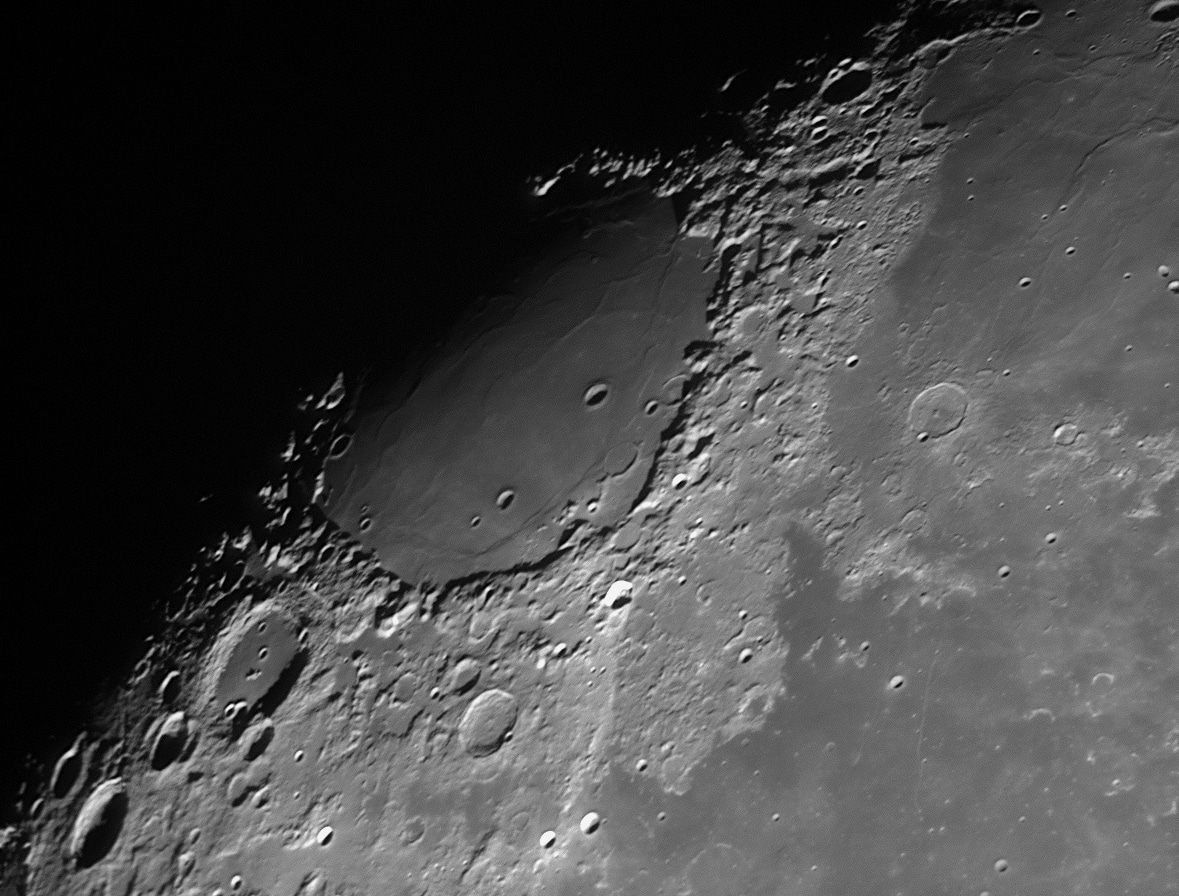 Nog een opname van Mare Crisium in het primair focus van de 250mm Newton F 6,3 en een ZWO ASI 120 ca