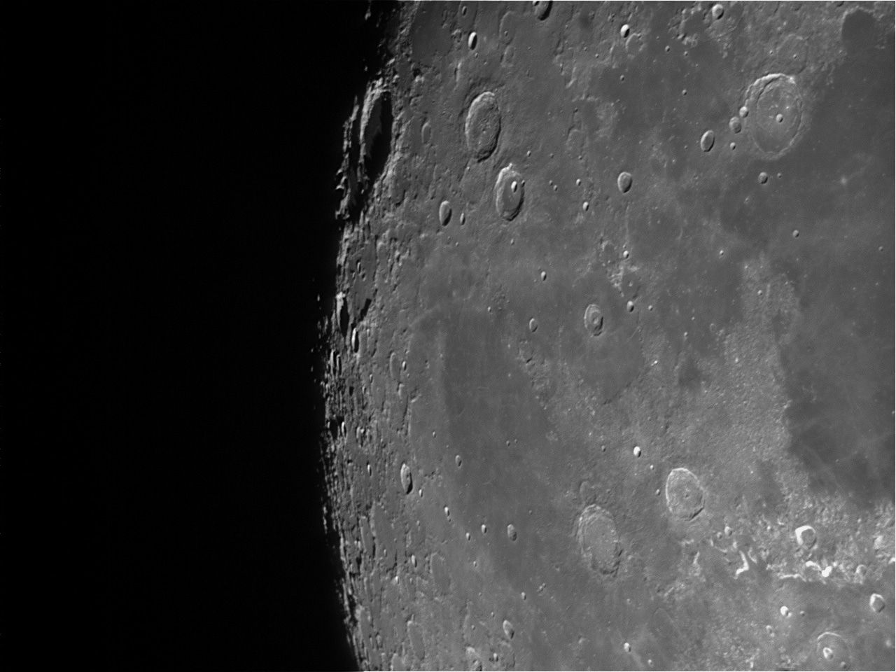 Ik vervolg de Maan toer met een panorama opname van Hercules en Atlas, de omstandigheden waren redel
