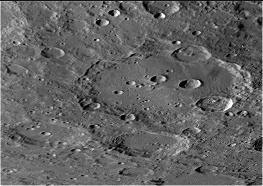 Hier nog en opname van Clavius met de DMK 618 en een W 23A filter op F 16. 044717 Clavius 280mm SC F