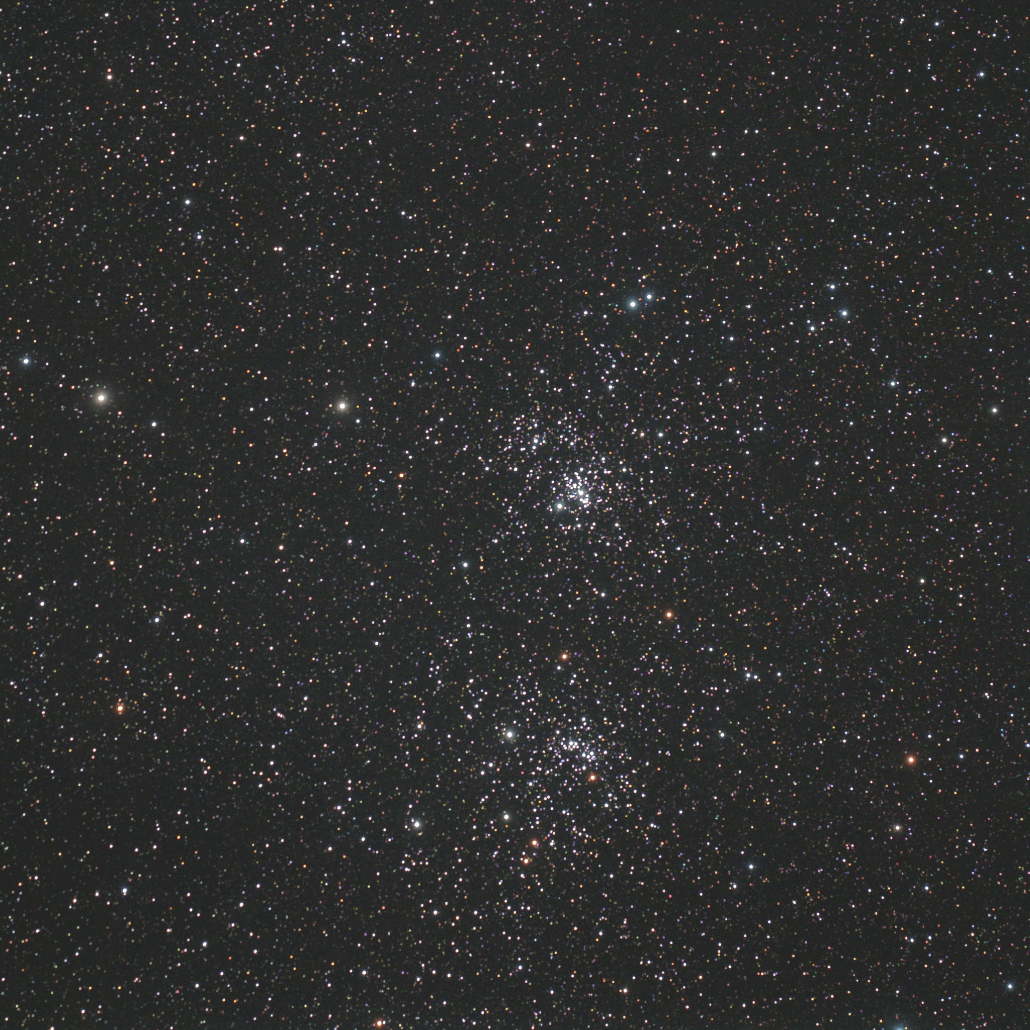 Hierna volgde de dubbele open sterrenhoop in Perseus NGC 869 en NGC 884 met de FSQ 106mm F5 en een k
