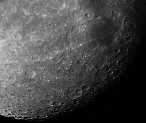 Nog een foto met Rupes Altai, Theophilus, Mare Nectaris en beneden Janssen Maan 12-9-2014