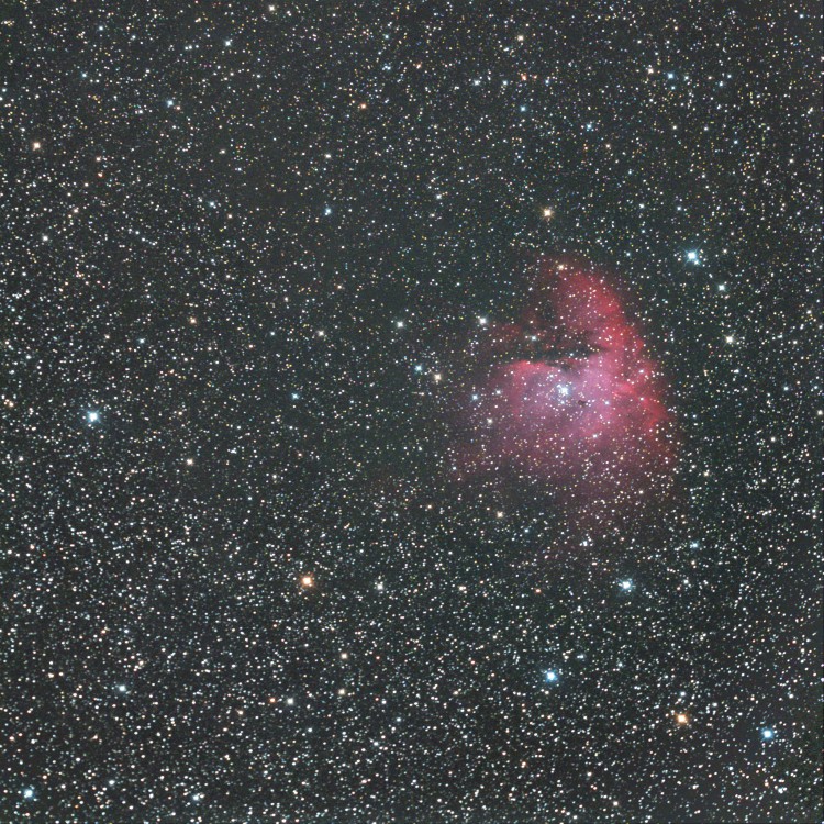 Dit is NGC 281 in Cassiopeia, ook opgenomen met de E 180 ED en 20 minuten belicht, het neveltje viel