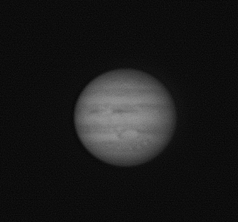 Jupiter in de 250mm Newton zo rond 03.00, nog te laag aan de hemel, maar beter dan de vorige twee ke