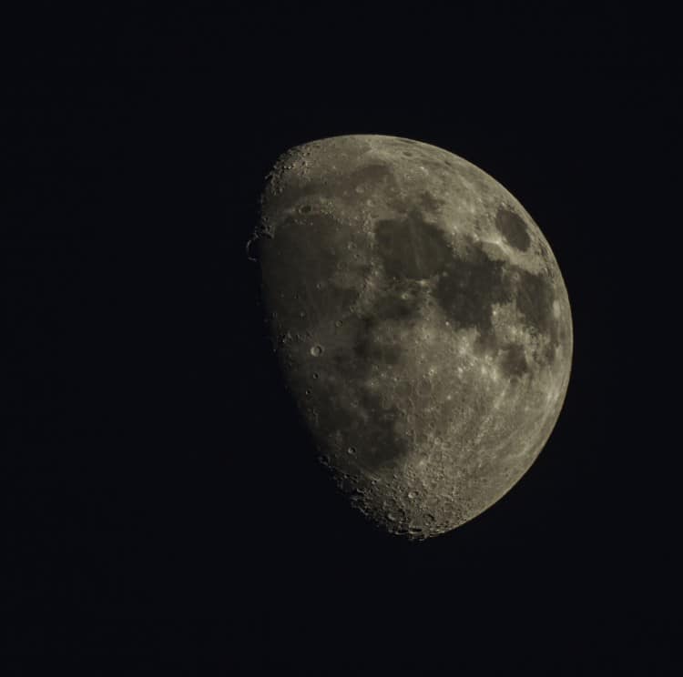Oude opname met 81mm f/5.9 APO. t=1/250s bij iso160. image