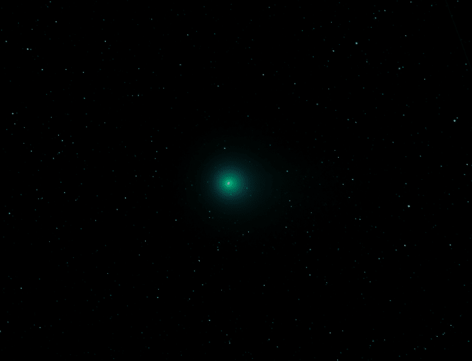 Een enkele test foto t= 5 minuten van de komeet Lovejoy, gistyerenavond (15/6) om ca 20,15 uur met d