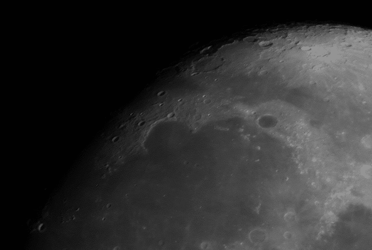 Idem zaterdagavond (31/1) 13 frames in Registax Maan 2 2-2-2015 ISO 200 t=15 13p
