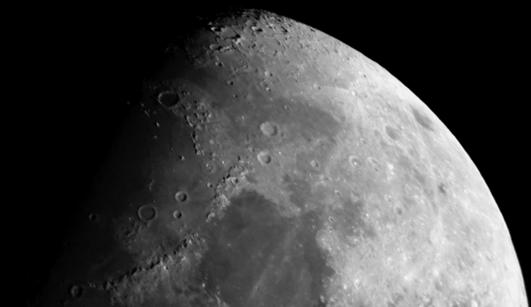 Nog een opname van 27-2-2015 om 22,40 uur met mijn Polarex 2x barlow met maan- en contrastfilter t =