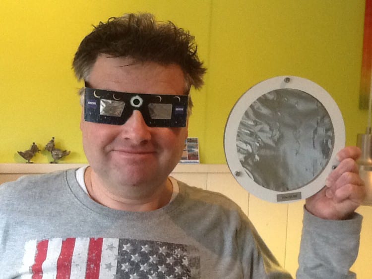 Brilletje voor mijzelf en voor de kijkert.. Vanochtend het telescoop filter in elkaar geknutseld van