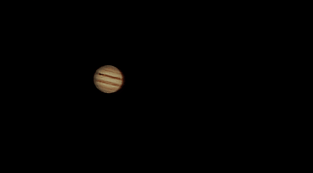 Een schaduwovergang van Callisto over Jupiter vrijdagavond (17/4) t=1/40 sec ISO 400 ca 1200 frames