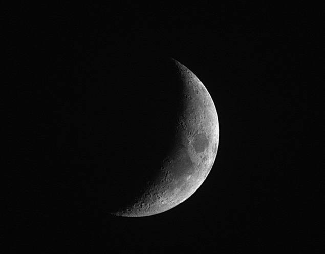 Deze foto van de Maan heb ik gemaakt met een 500 mm analoge telelens. Het is een samenstelsel van 5