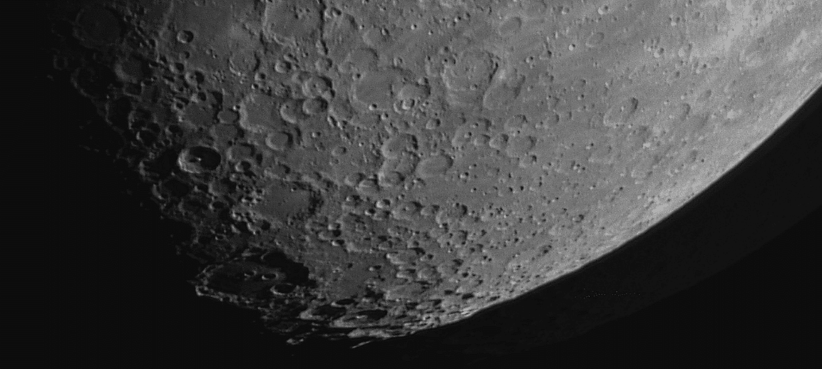 Om 22,35 uur 18 frames Maan 27-4-2015 POL C+M 22,35 uur t=1-20 ISO 400 18 frames