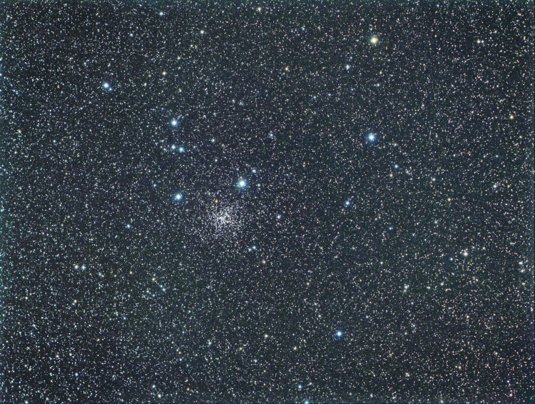 Net voor de Pinksterdagen lanceer ik deze opname in RGB van NGC 6819 in de Zwaan met de FSQ 106mm F 