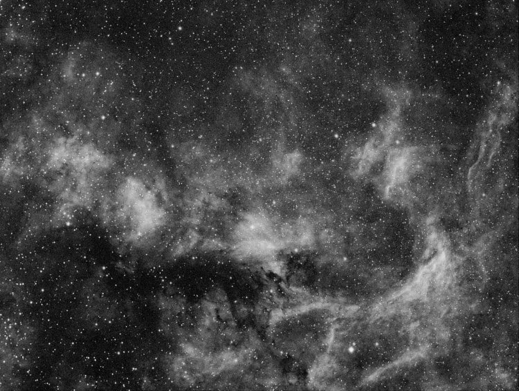 Deze knotsgekke opname- ik was totaal verrast- kreeg ik te zien toen ik NGC 6914 in H Alfa opnam met