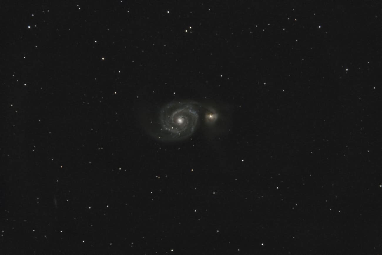 Het image van M51 (de Whirlpool Galaxy!) van 11 juni 2015, Canon 7D MII ISO 1600, 120s, 25 frames ge