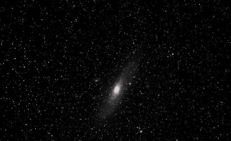 De Andromeda nevel en M100 uit Bonny Rigg zondagavond 16-8-2015 met de 200 mm telelens. foto’s