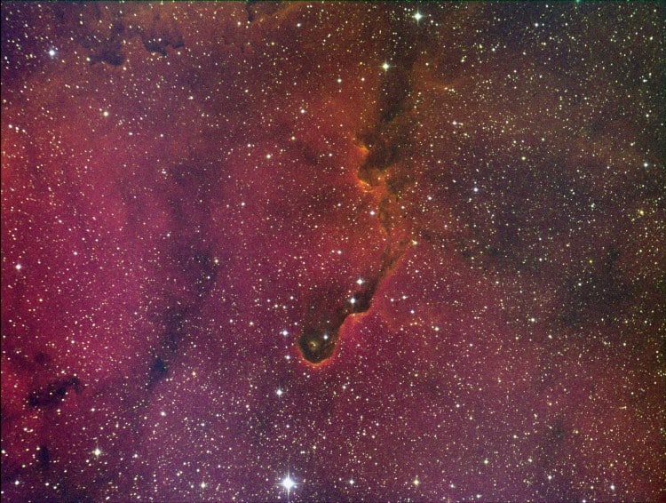Dit is IC 1396 in een Hubble Palet gemaakt in H Alfa, S 2 en O 3. Ik ben er trots op maar de data va