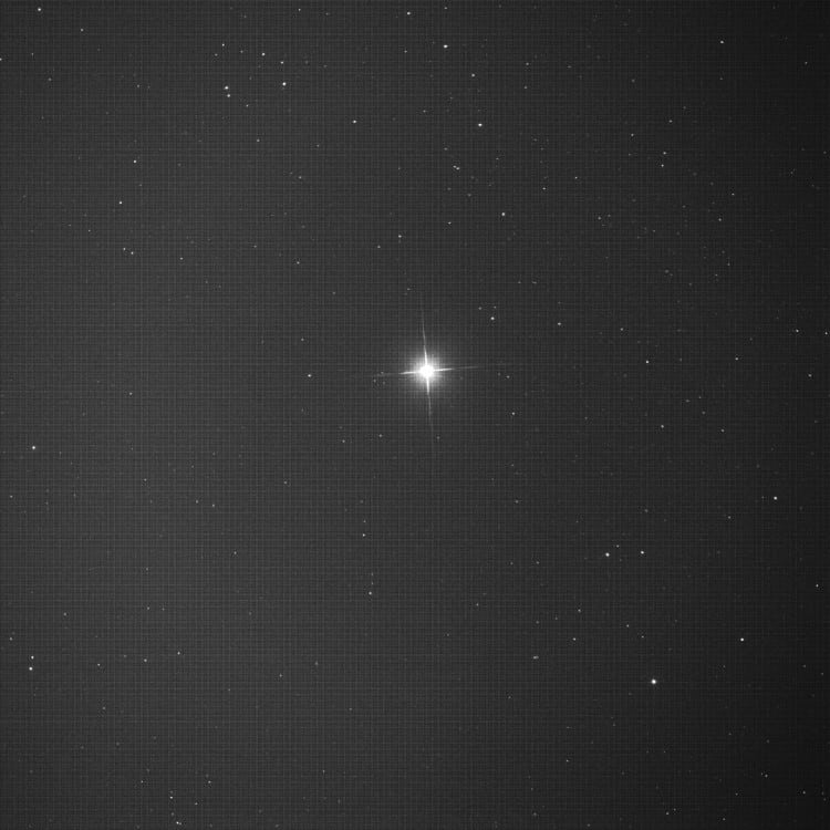 Dit is een testopname hedenavond gemaakt tussen de hinderlijke wolken door van de Boren Simon 250mm 