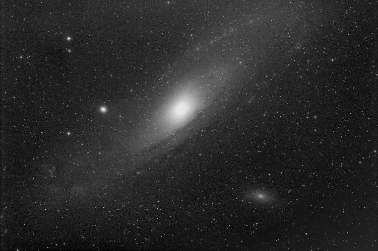 Afgelopen nacht met de FSQ 106mm F 5 en de STT 8300 M deze eerste opname van dit seizoen van M 31 ge
