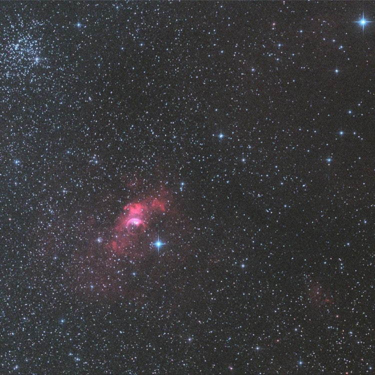 Het was nog niet helemaal donker dus maar 6 minuten belichting aangehouden voor NGC 7635 en links bo