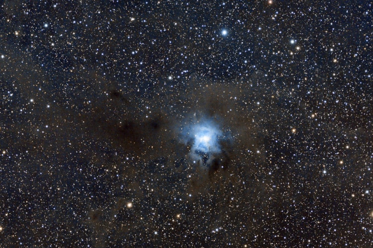 NGC7023 De Iris nevel met Skywatcher Esprit 100 Triplet refractor and Canon 6D. 50x240sec iso1600 20