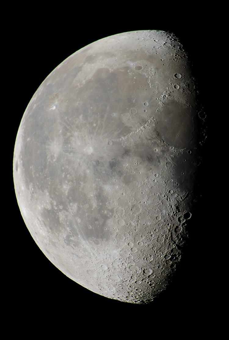 Maan op 3 oktober, stack van 60 opnames in photoshop. Sky Watcher 190 MN, TC20E, Nikon D800E 2015100