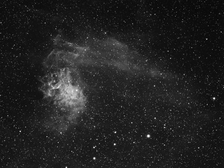 IC 405, de vlammende ster nevel in Ha. 9×1200 seconden iso1600 (3uur) door een 12nm Ha filter. 