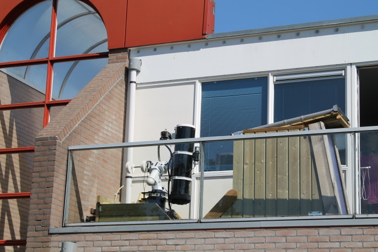Als laatste nog even wat sfeerplaatjes van de sterrenwacht zoals die er nu bij staat in open toestan