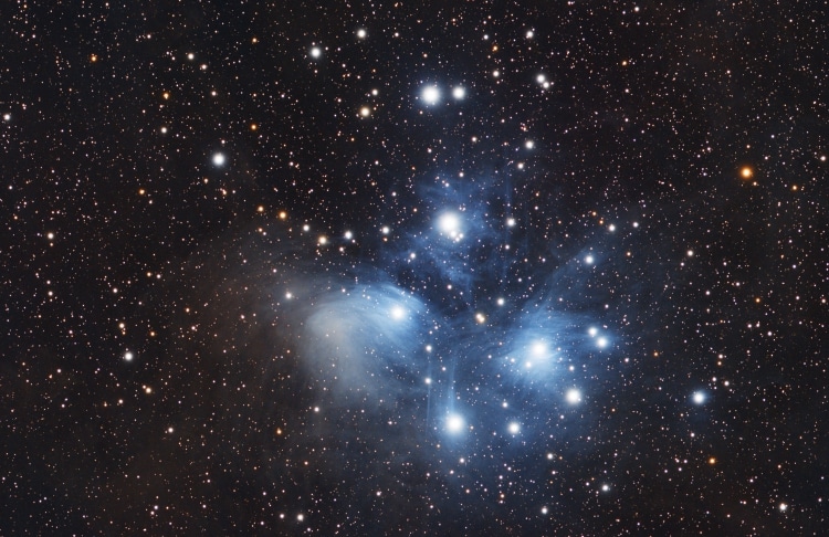 De eerste dataset voor het project M 45 is binnen. 46×240 seconden met de Canon 6D en Esprit 10