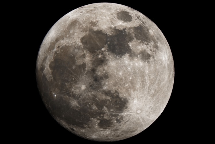 Final versie van de Volle Maan van gisteravond rond 23:00, geen filters gebruikt. Celestron Edge HD8