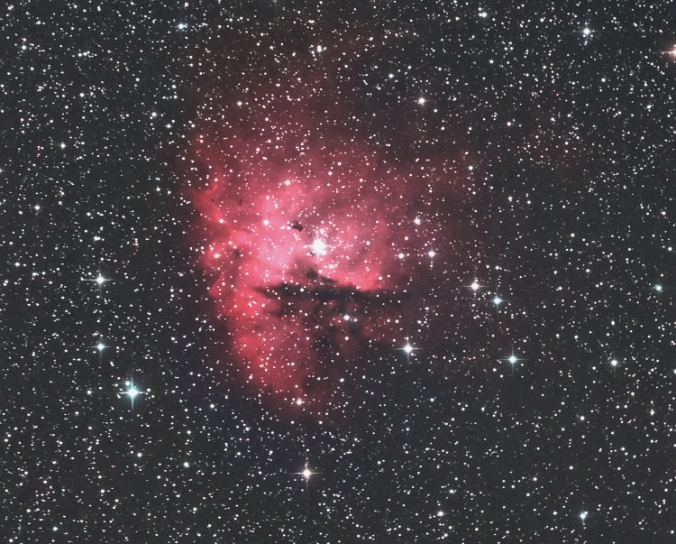 Ik heb de opname van IC 8148 maar verwijderd en NGC 281 komt beter uit de bus. Opgenomen met 8x 5 mi