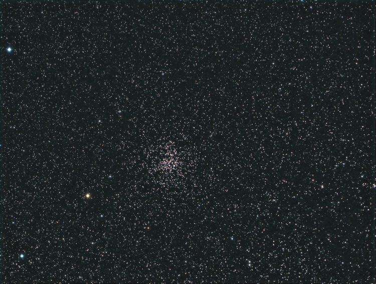 M 37 tussen een rijk veld aan sterren, gemaakt met de FSQ 106mm F 5 en de STT 8300 M met 20 minuten