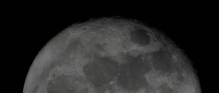 Nog een opname van gisterenavond (26/11). 14 frames t=1/250 ISO 200 Maan 26-11-2015 t=1-250 ISO 200 