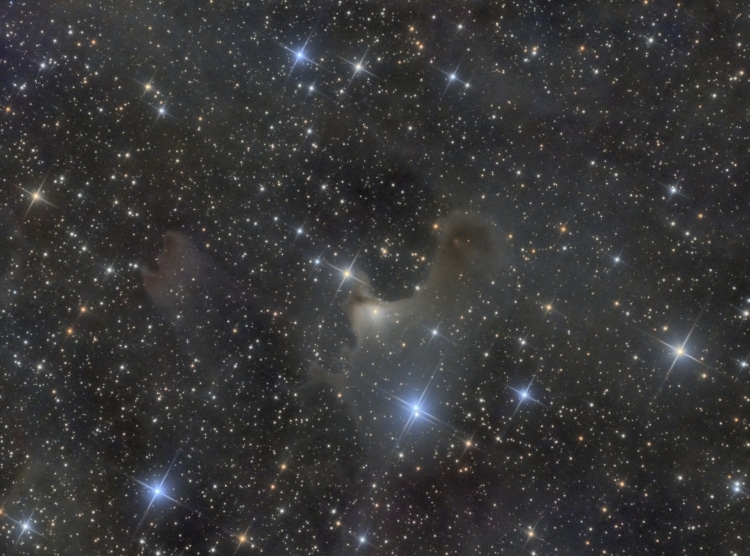 Deze moest ik nog hier plaatsen had ik me voorgenomen. Bij deze dus. VDB141 ook wel The Ghost Nebula