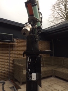 Hier is hij dan, de Mesu200 mount met daarop een RASA met CCD camera, een Takahashi refractor 102/81