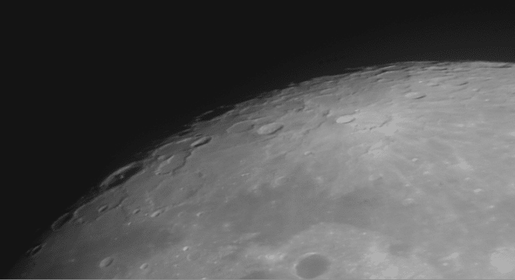 Donderdag 23 december was de seeing niet al te best, toch heb ik mijn oude Polarex 75/1200 mm refrac