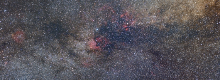 Afgelopen nacht was weer een nacht met veel sluierbewolking. Nog even verder met de 40mm lens dan ma