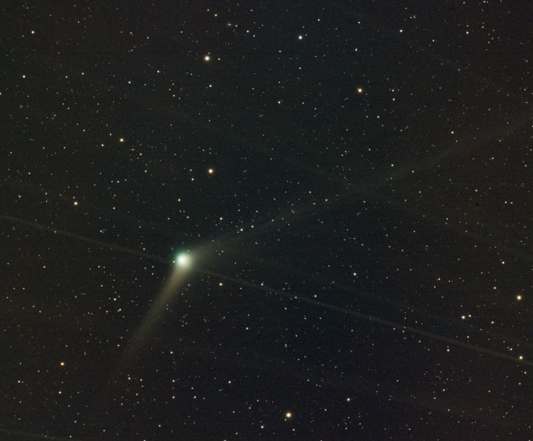 C/2013 US10 Catalina. 6 december 2015 , 13×120 seconden iso1600 Esprit 100 en Canon 6D. Tijdsti