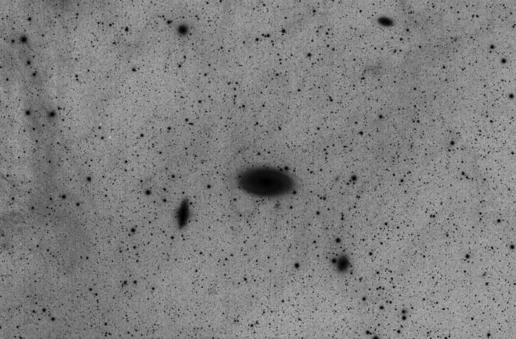 Ik kon maar 8×300 seconden data schieten van M81/M82. Maar ik kan wel alvast kijken of de metho