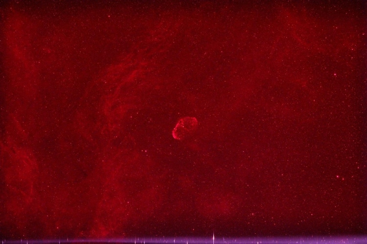 Dit is een sub gemaakt met 7nm Ha clip filter als voorbeeld. (1200sec iso1600) 00001NGC6888LIGHT1200