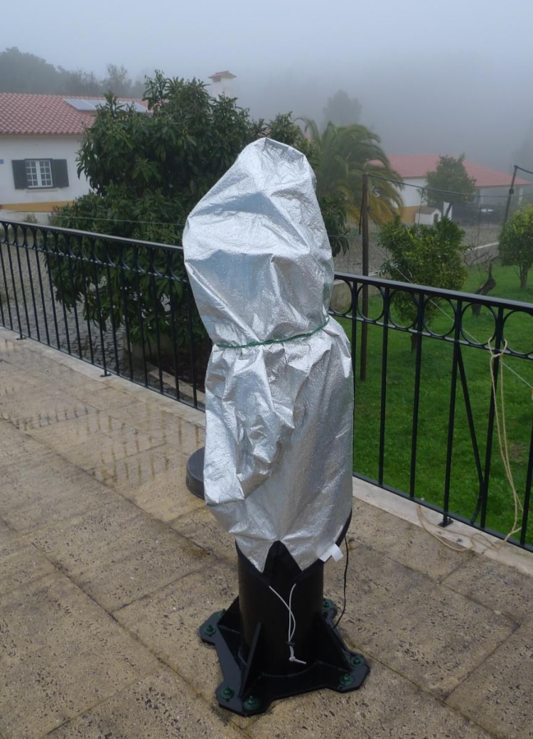Zo staat de boel erbij in mistig Portugal. Maar inderdaad, hoesje eraf, telescoopbuis erop en draaie