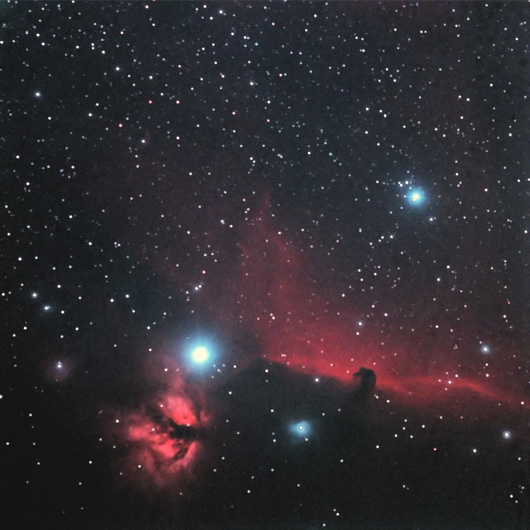 B 33 en NGC 2024 ook nog op kunnen nemen voordat hij achter mijn dak verdween, dezelfde opname gegev