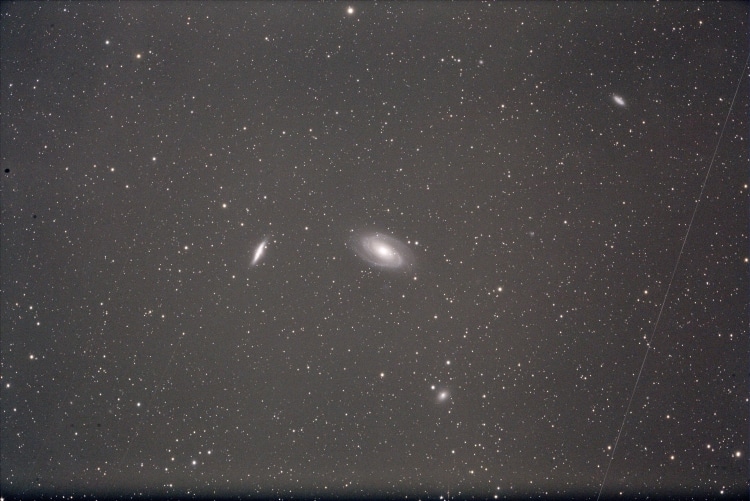 Voor de liefhebbers, dit is een 600 seconden sub (Canon 6Da op Esprit 100 f5.5 iso1600), de CR2 raw