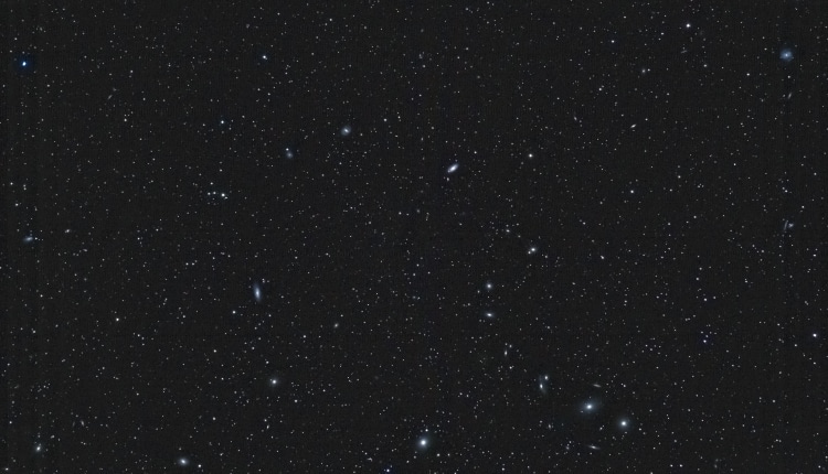 Een probeersel van gisteravond. Snel (voordat de sluierwolken binnen kwamen) de Nikon D700 met de 30