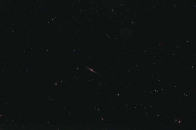 Vorige nacht ngc 4565 onder de loop genomen. Lichts 35 x 360 sec iso 800 Darks 27 x 360 sec is