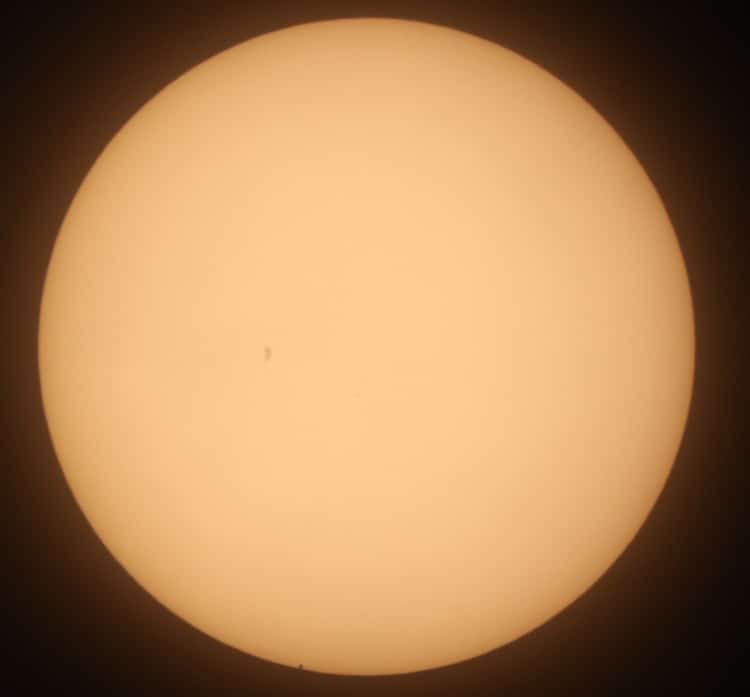 Nou, de eerste dan :-) 13:15, een preview uit Backyard EOS (Canon 7D Mark 2). PREVIEW_20160509-13h15