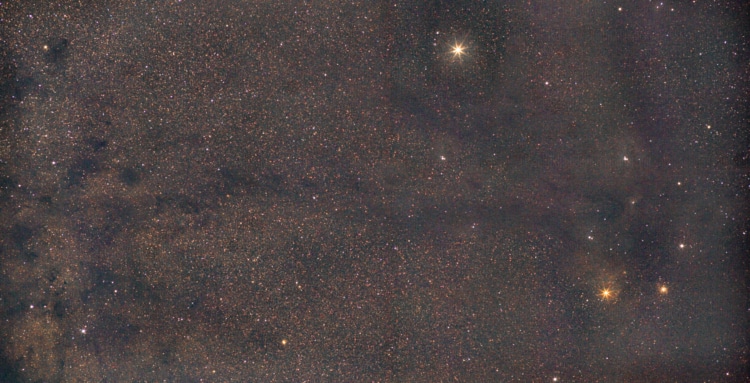 En hier mijn Rho Ophiuchi Complex, met bovenin de heldere Planeet Jupiter. Voor wat het waard is. Mi